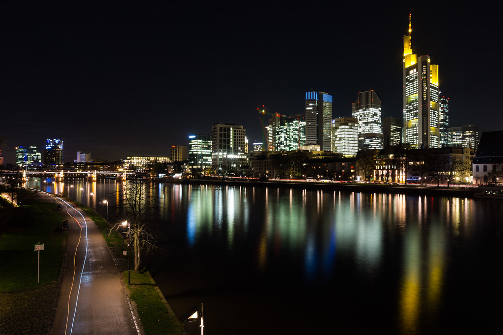 Astuces pour maîtriser la photographie en basse lumière sans trépied